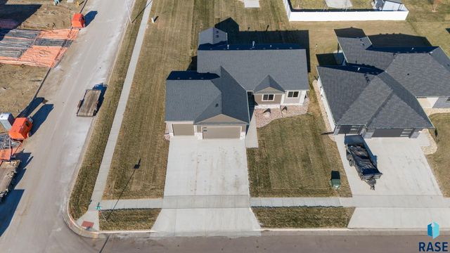 5300 E 64th St Street, Sioux Falls, SD 57108