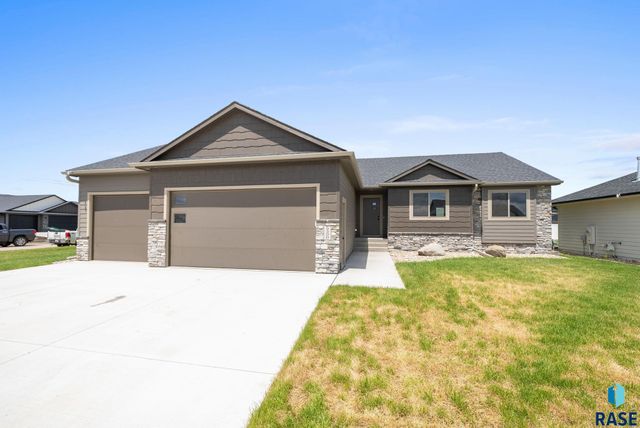 5300 E 64th St Street, Sioux Falls, SD 57108