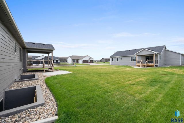 5300 E 64th St Street, Sioux Falls, SD 57108