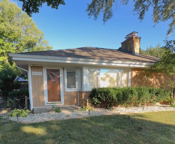 37235 N Hillside Drive, Lake Villa, IL 60046