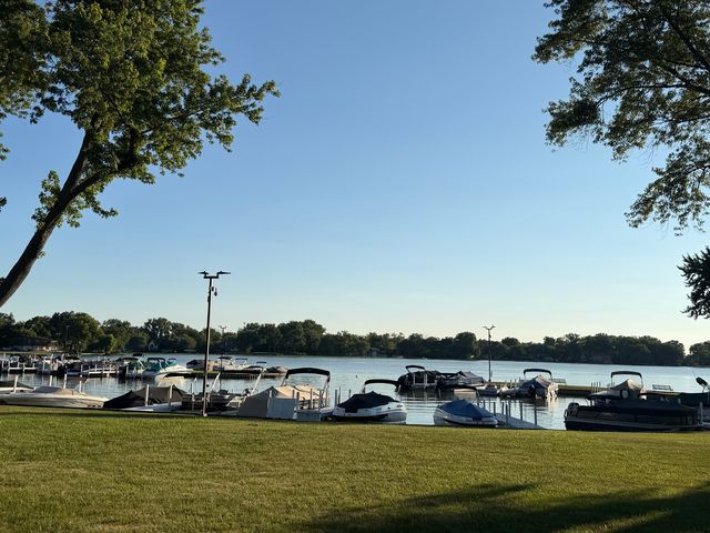 37235 N Hillside Drive, Lake Villa, IL 60046