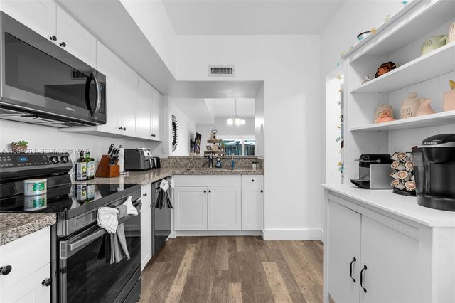 11876 SW 98th Ter 11876, Miami, FL 33186