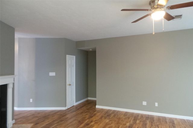 4918 Sterling Crossing, Pearland, TX 77584