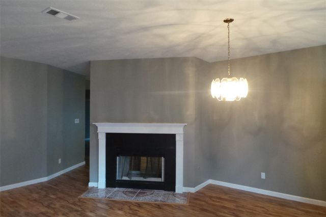 4918 Sterling Crossing, Pearland, TX 77584