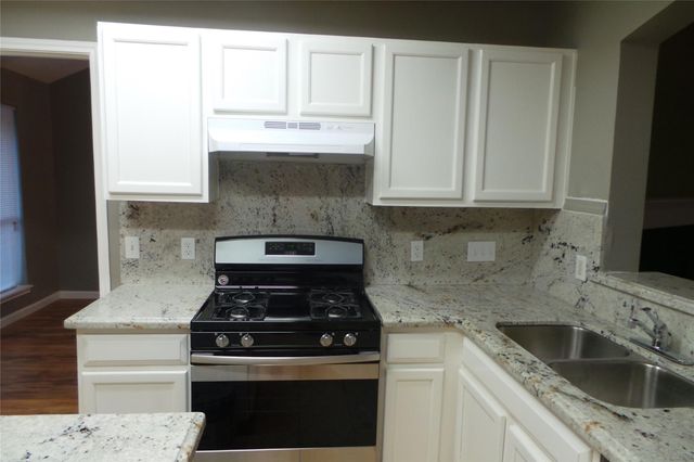 4918 Sterling Crossing, Pearland, TX 77584