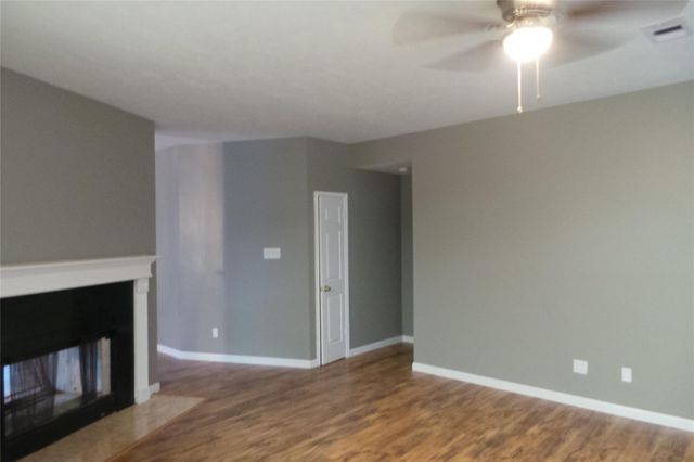 4918 Sterling Crossing, Pearland, TX 77584