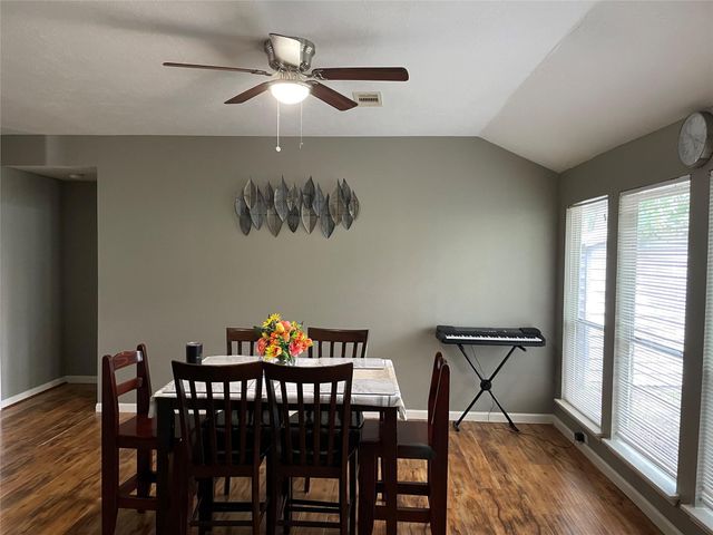 4918 Sterling Crossing, Pearland, TX 77584