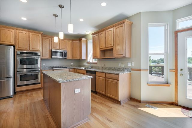 1759 NAPA SUWE Lane, Wauconda, IL 60084