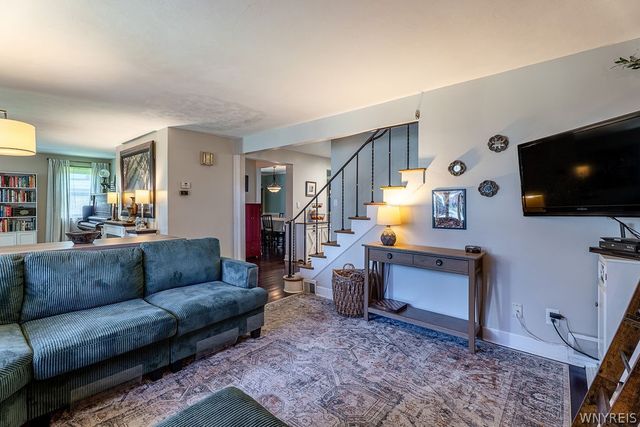 160 Kirkwood Drive, West Seneca, NY 14224