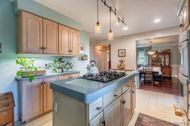 160 Kirkwood Drive, West Seneca, NY 14224