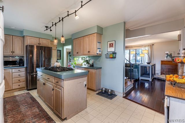 160 Kirkwood Drive, West Seneca, NY 14224