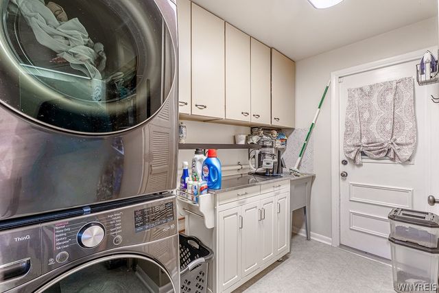 160 Kirkwood Drive, West Seneca, NY 14224