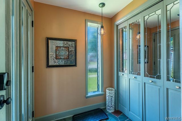 160 Kirkwood Drive, West Seneca, NY 14224