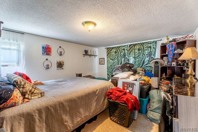 160 Kirkwood Drive, West Seneca, NY 14224