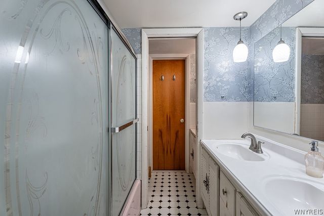 160 Kirkwood Drive, West Seneca, NY 14224