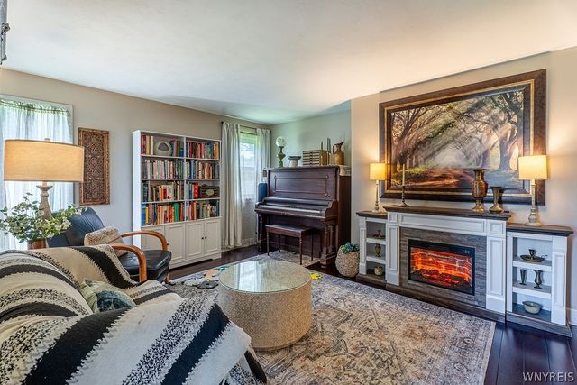 160 Kirkwood Drive, West Seneca, NY 14224