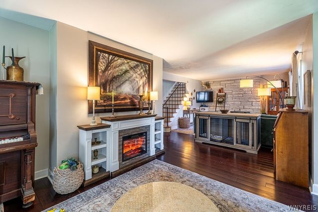 160 Kirkwood Drive, West Seneca, NY 14224