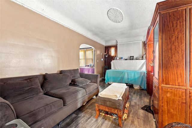 7620 E Brentwood Street, Detroit, MI 48234