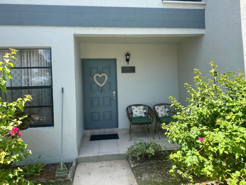 9210 NW 14TH Street 273, Pembroke Pines, FL 33024