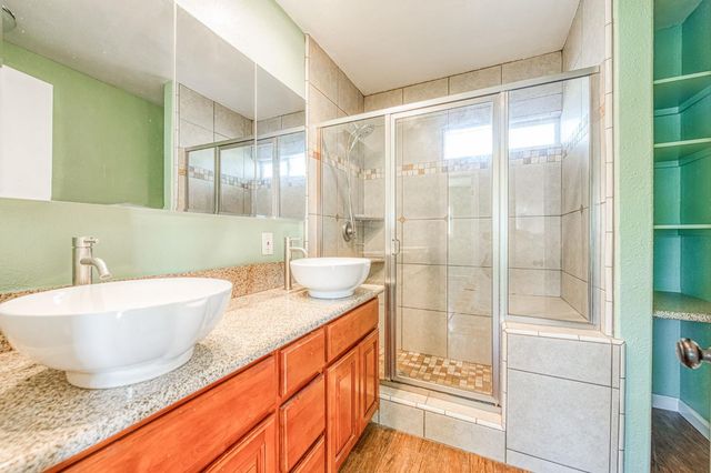 2324 E Cortland Avenue, Fresno, CA 93726