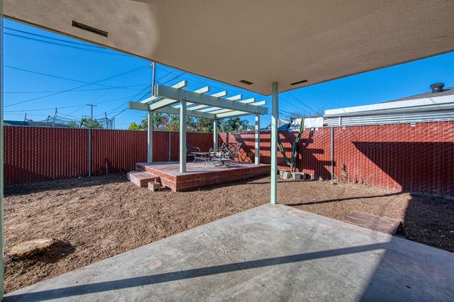 2324 E Cortland Avenue, Fresno, CA 93726