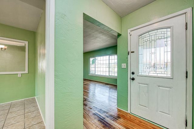 2324 E Cortland Avenue, Fresno, CA 93726