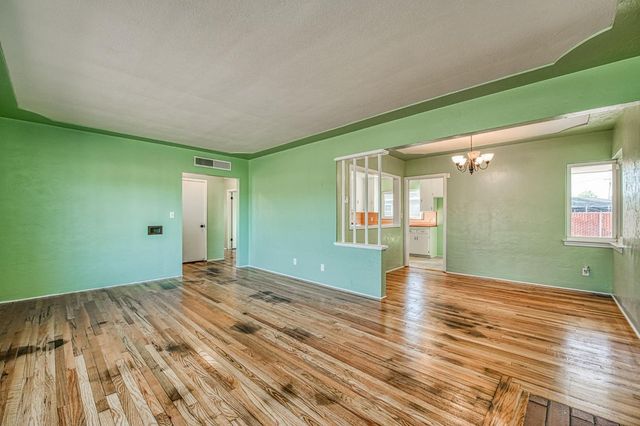 2324 E Cortland Avenue, Fresno, CA 93726