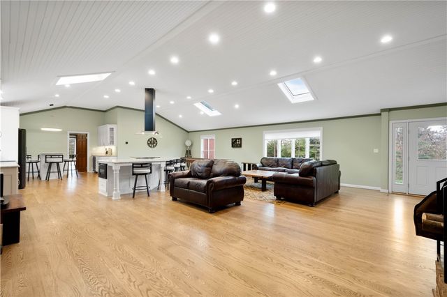 507 Buttermilk Ln, Bradford Woods, PA 15015