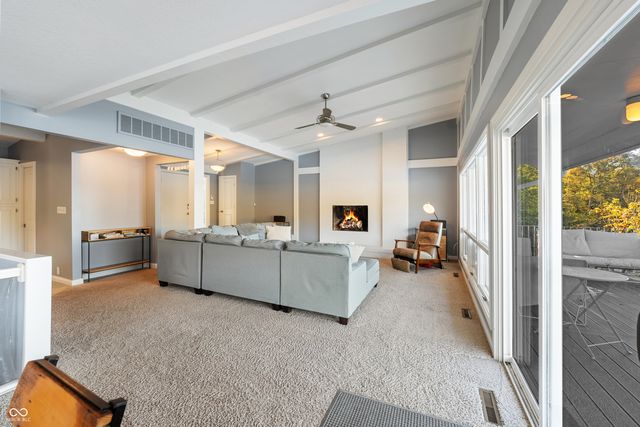 10701 W Grandview Drive, Columbus, IN 47201