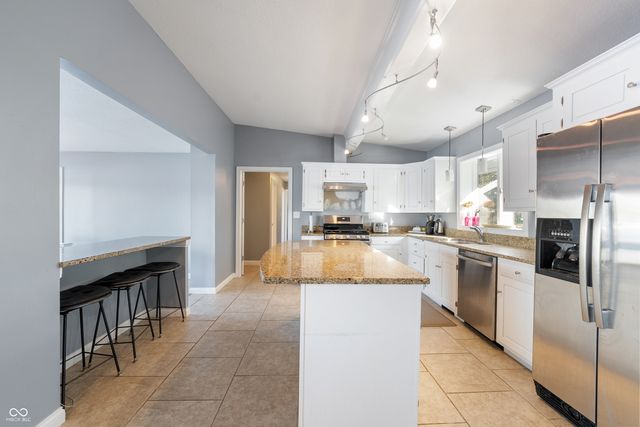 10701 W Grandview Drive, Columbus, IN 47201