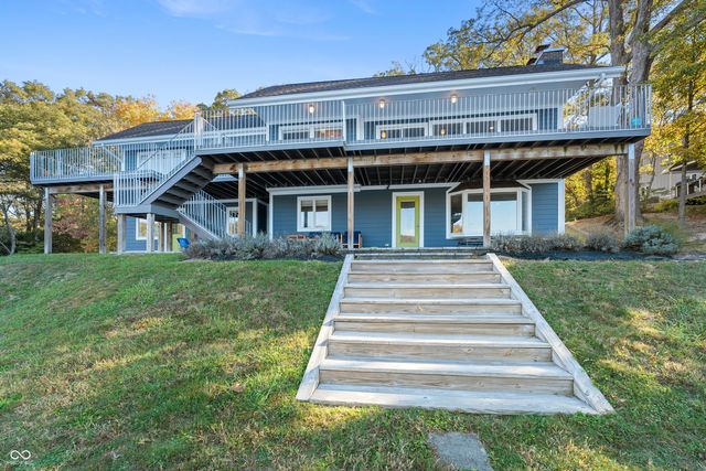 10701 W Grandview Drive, Columbus, IN 47201