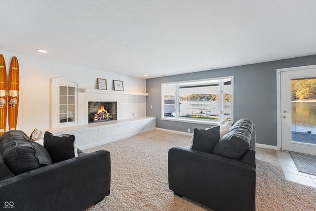 10701 W Grandview Drive, Columbus, IN 47201