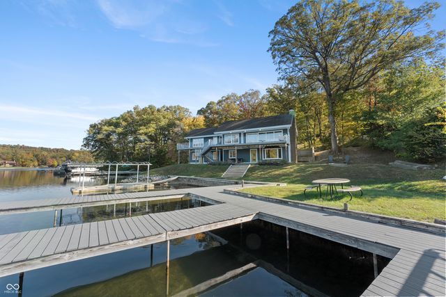 10701 W Grandview Drive, Columbus, IN 47201