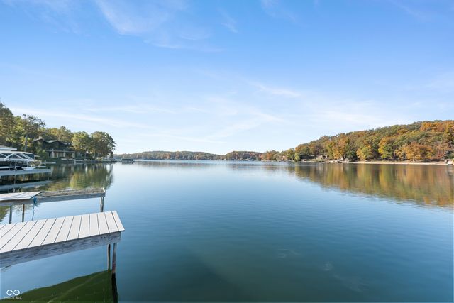10701 W Grandview Drive, Columbus, IN 47201