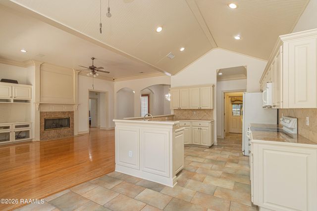 104 Hyacinth Drive, Lafayette, LA 70506