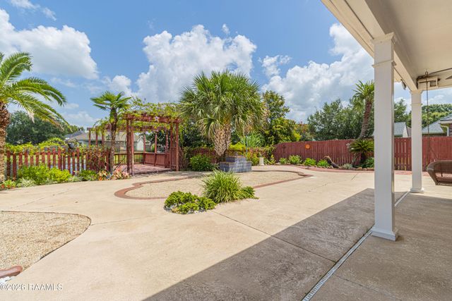 104 Hyacinth Drive, Lafayette, LA 70506