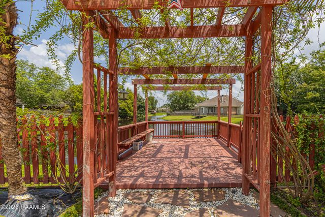 104 Hyacinth Drive, Lafayette, LA 70506