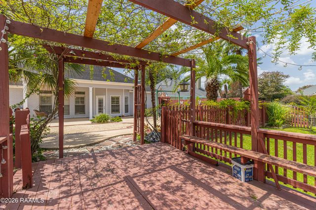 104 Hyacinth Drive, Lafayette, LA 70506