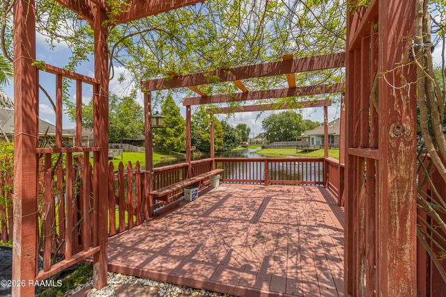 104 Hyacinth Drive, Lafayette, LA 70506