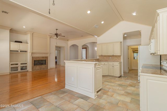 104 Hyacinth Drive, Lafayette, LA 70506