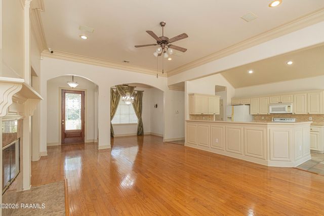 104 Hyacinth Drive, Lafayette, LA 70506