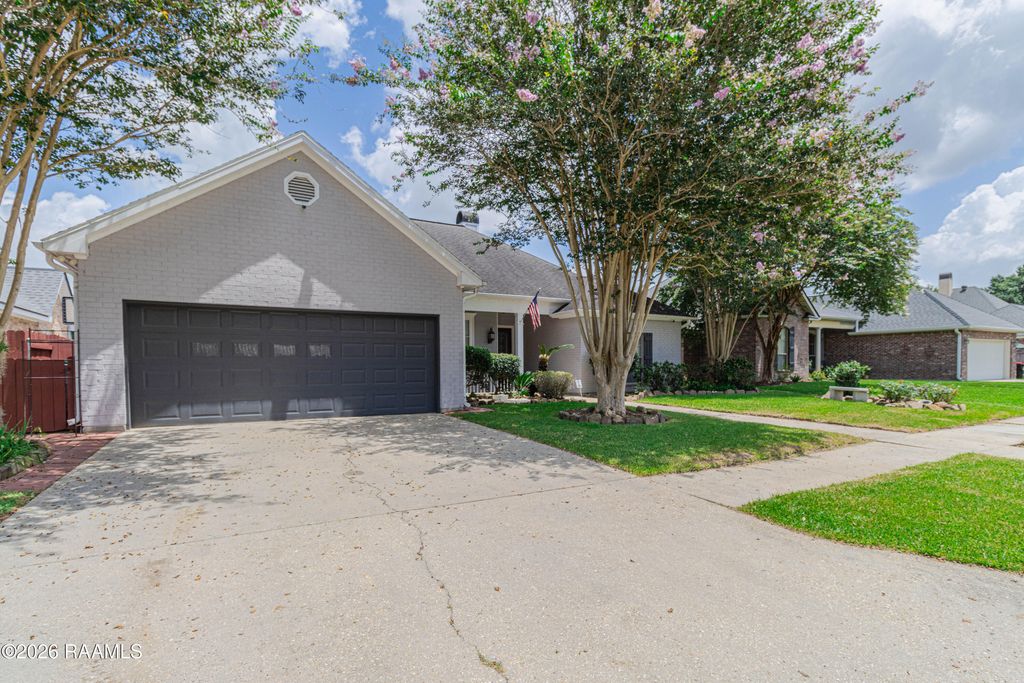 104 Hyacinth Drive, Lafayette, LA 70506