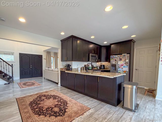 2110 Langham Drive, West Bloomfield Charter Township, MI 48323