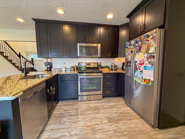 2110 Langham Drive, West Bloomfield Charter Township, MI 48323