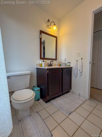 2110 Langham Drive, West Bloomfield Charter Township, MI 48323