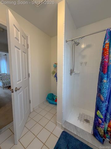 2110 Langham Drive, West Bloomfield Charter Township, MI 48323