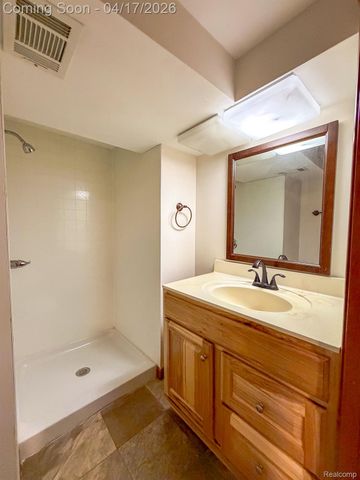 2110 Langham Drive, West Bloomfield Charter Township, MI 48323