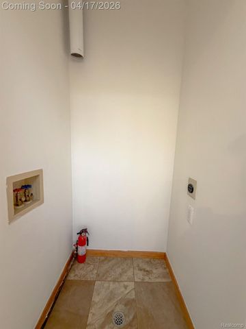 2110 Langham Drive, West Bloomfield Charter Township, MI 48323