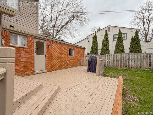 2110 Langham Drive, West Bloomfield Charter Township, MI 48323