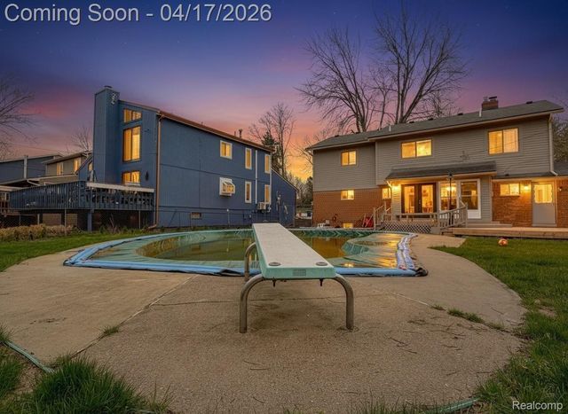 2110 Langham Drive, West Bloomfield Charter Township, MI 48323